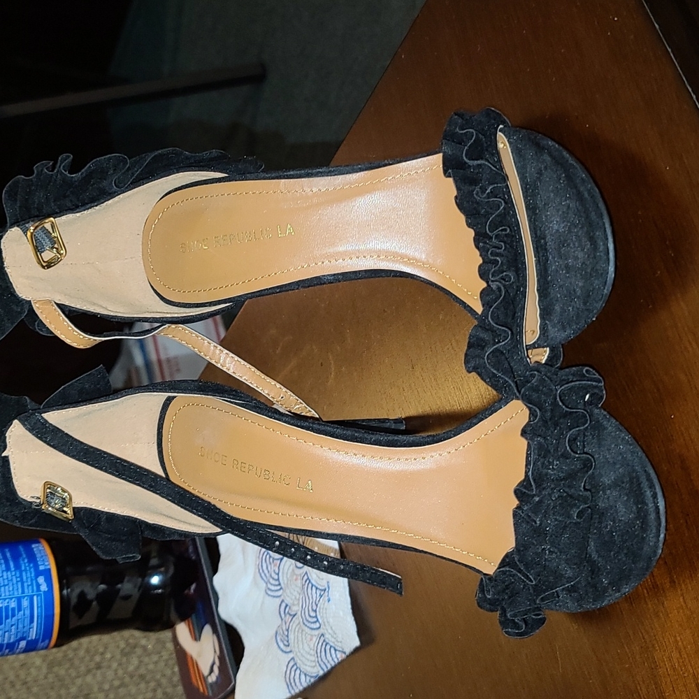 High heels shoes